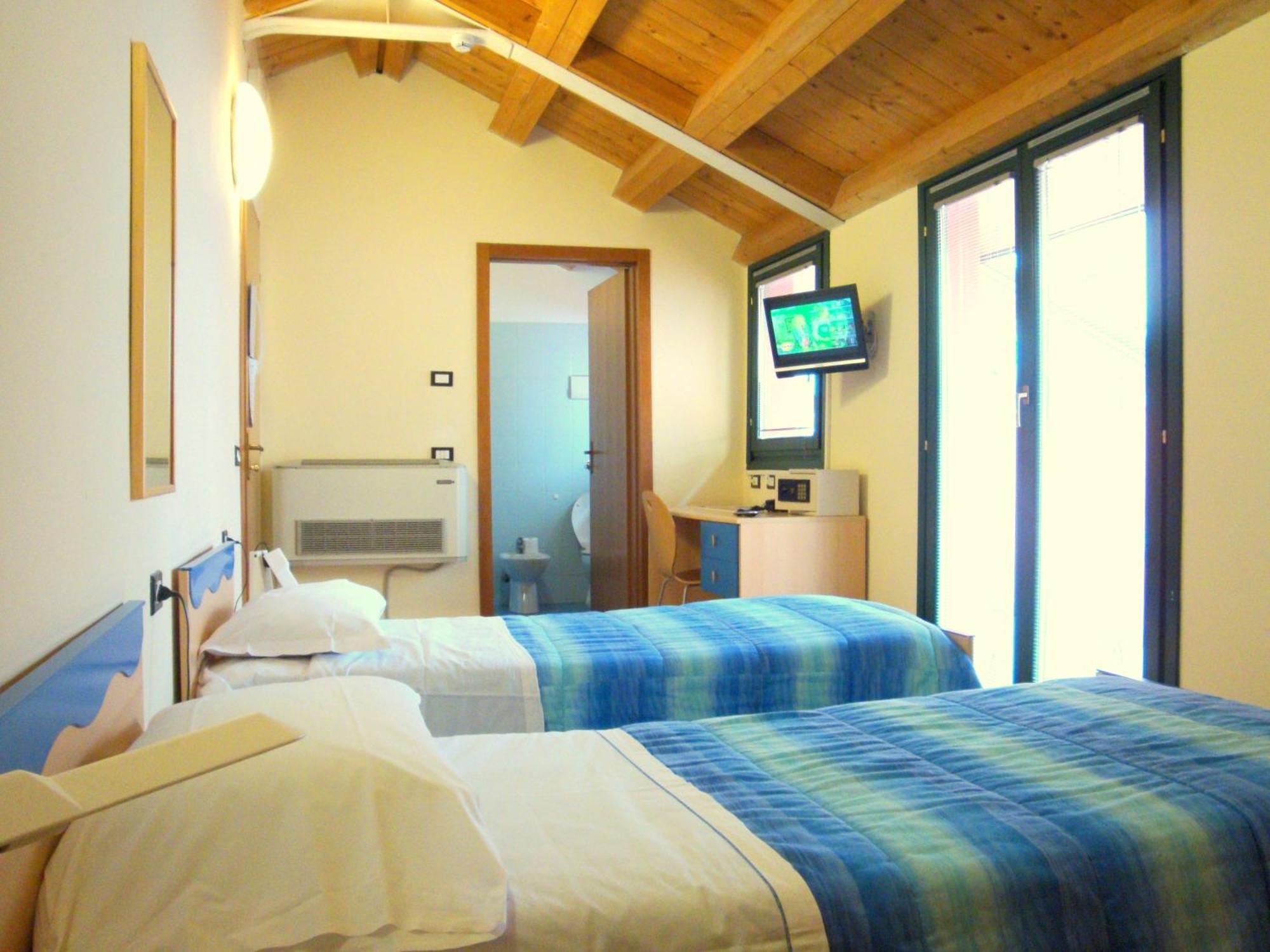 Central Hostel Bg Bergamo Eksteriør bilde