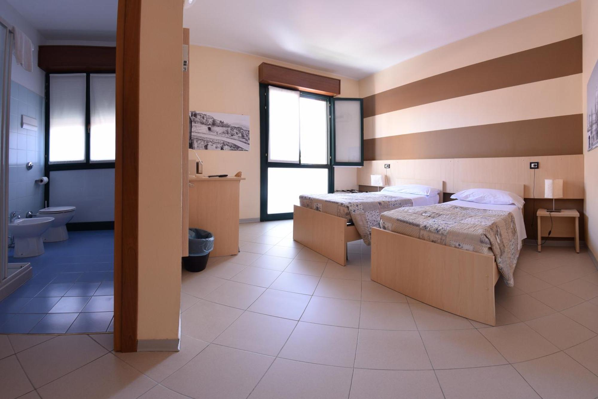 Central Hostel Bg Bergamo Eksteriør bilde