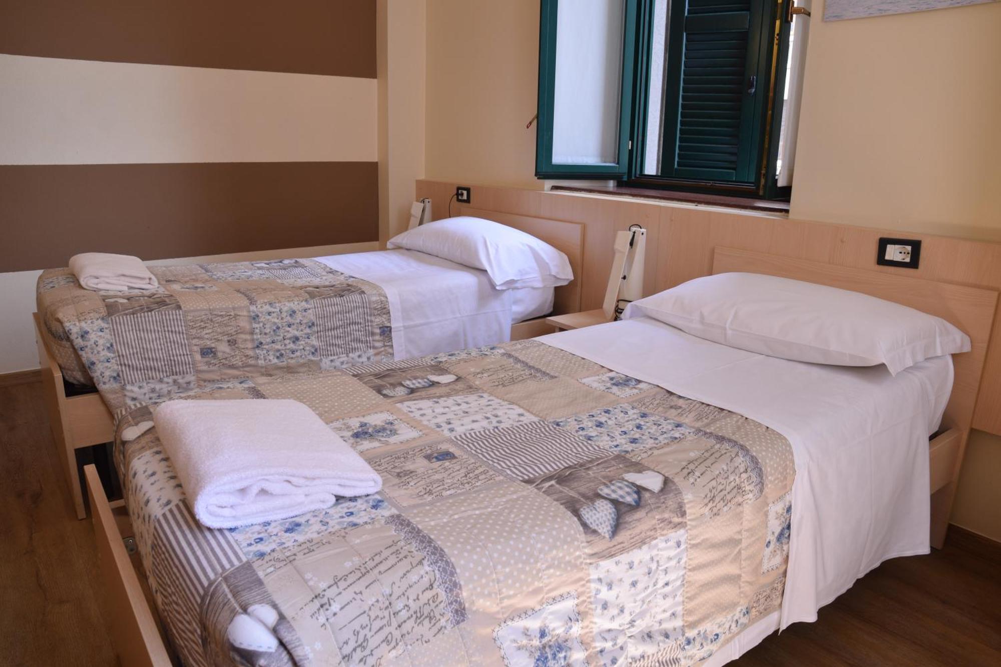 Central Hostel Bg Bergamo Eksteriør bilde