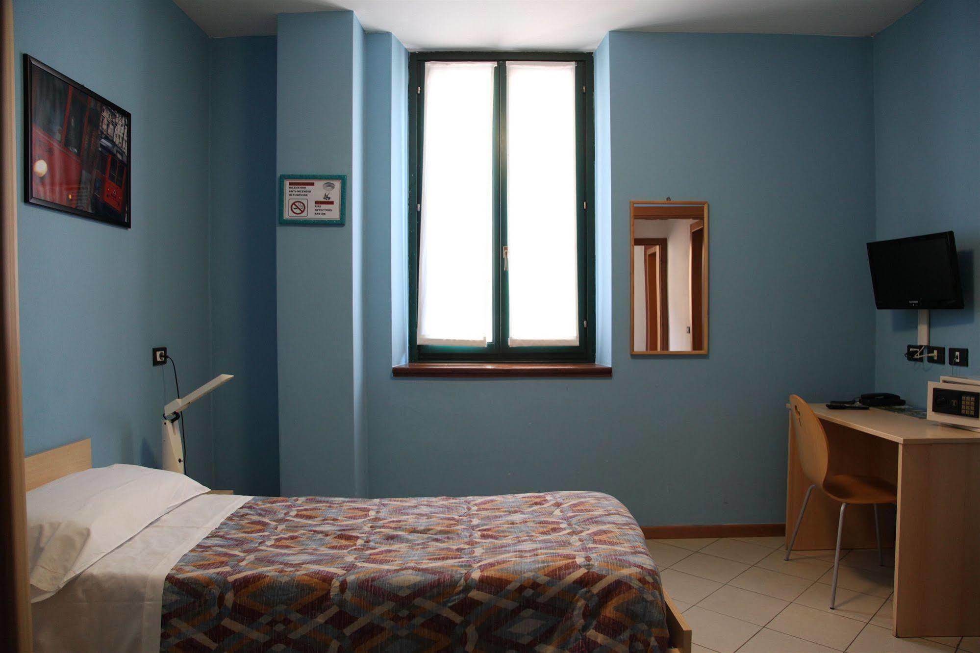 Central Hostel Bg Bergamo Eksteriør bilde