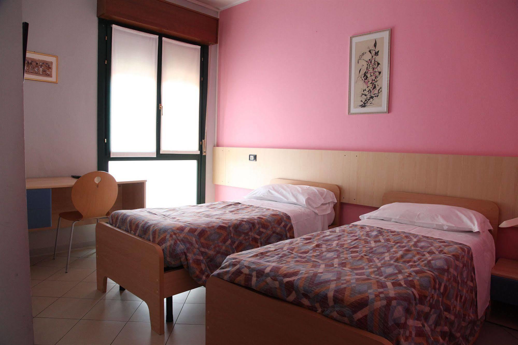 Central Hostel Bg Bergamo Eksteriør bilde