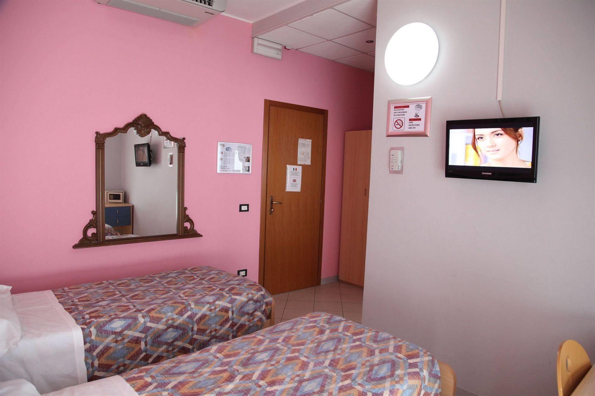 Central Hostel Bg Bergamo Eksteriør bilde