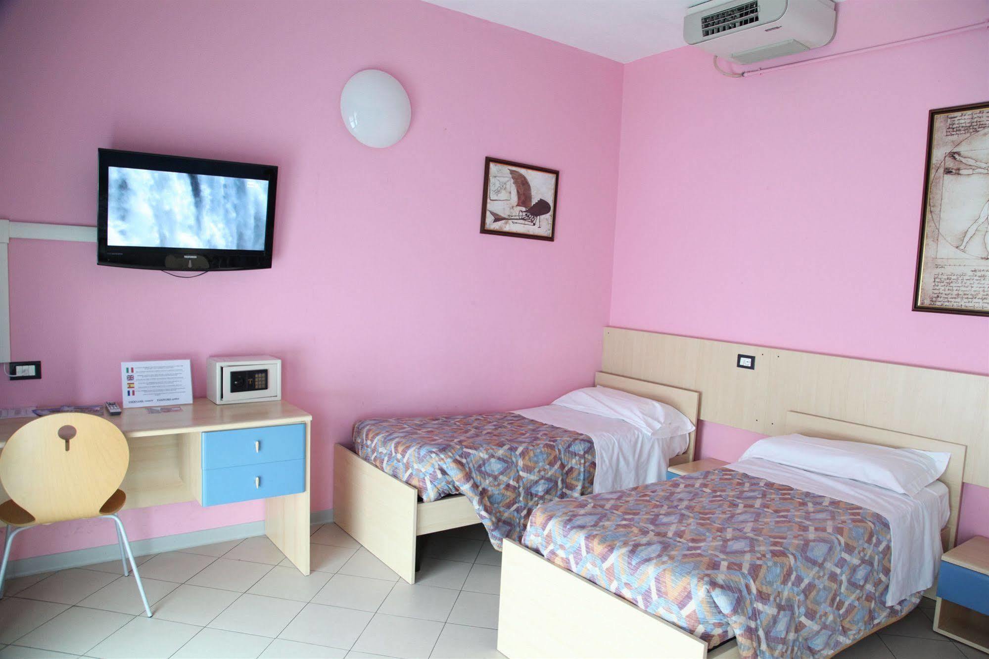 Central Hostel Bg Bergamo Eksteriør bilde
