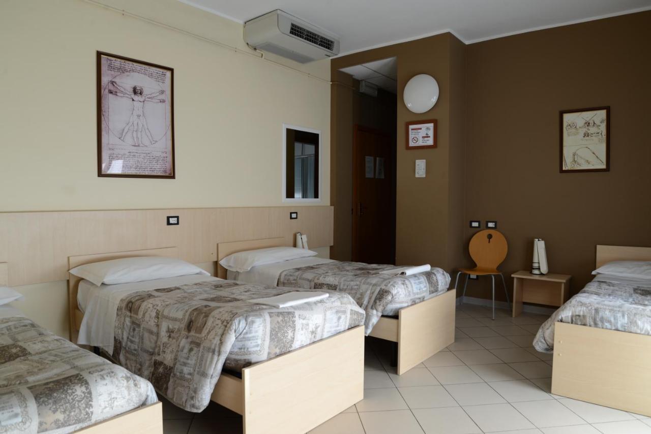 Central Hostel Bg Bergamo Eksteriør bilde